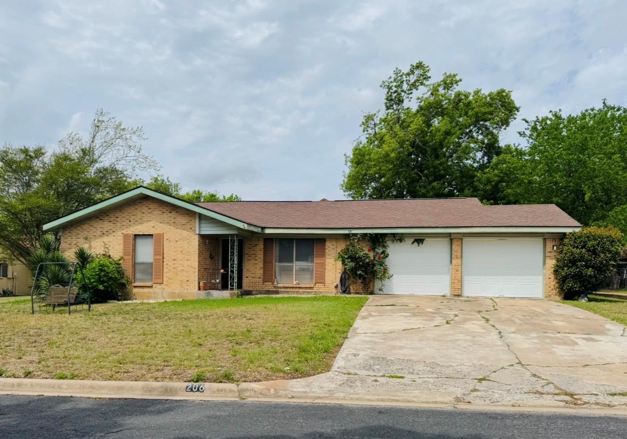 206 Loesch, Elgin, TX 78621 — photo 1