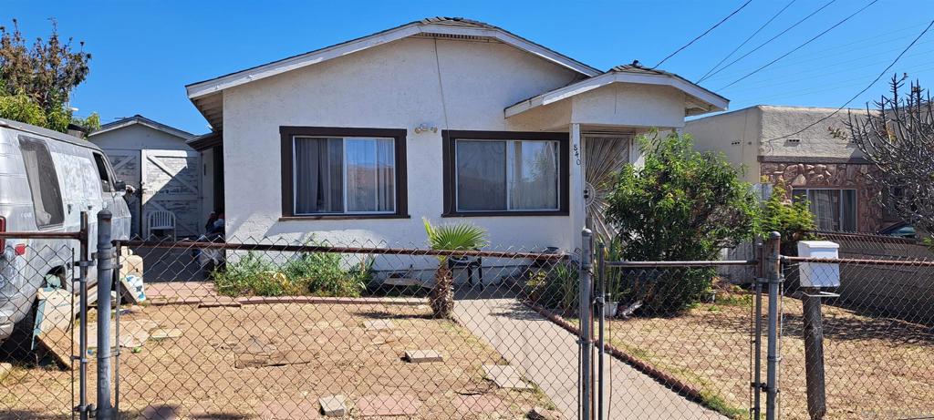 840 E 16th St, National City, CA 91950 — photo 1
