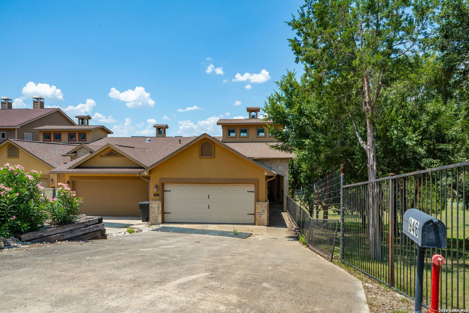 946 PARKVIEW DR, , 78133 — photo 1