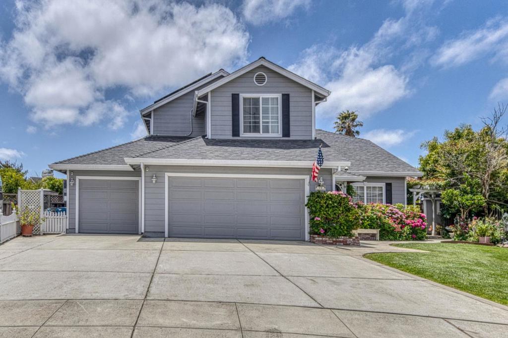 11 Newington Circle, Salinas, CA 93906 — photo 1