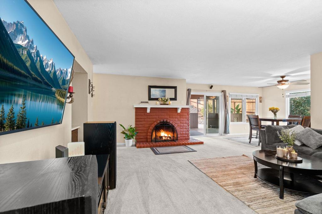 267 Hannalei Dr, Vista, CA 92083 — photo 1