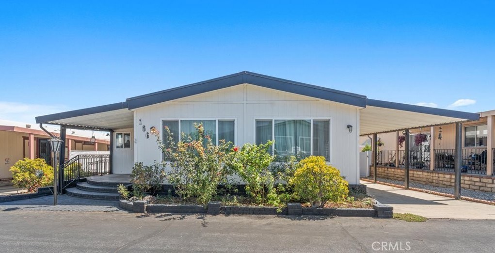 8651 Foothill Boulevard 186