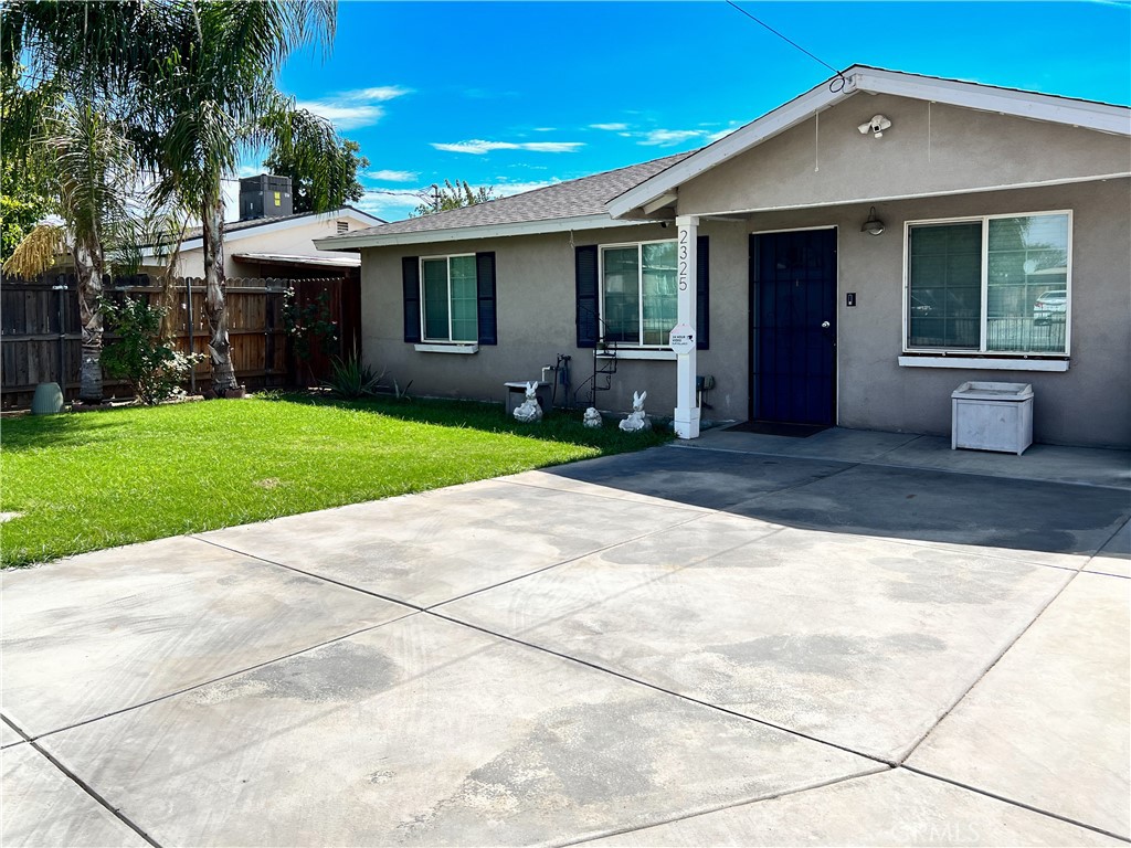 2325 S J, Bakersfield, CA 93304 — photo 1