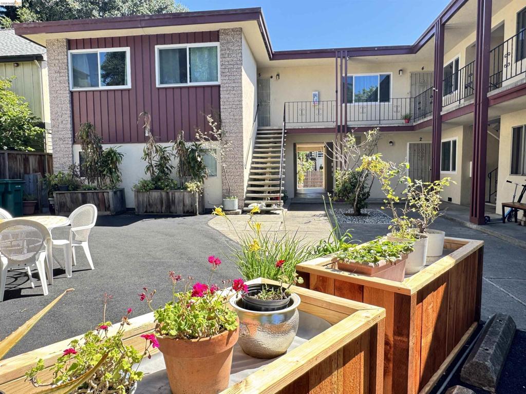 3812 Whittle Ave, Oakland, CA 94602 — photo 1