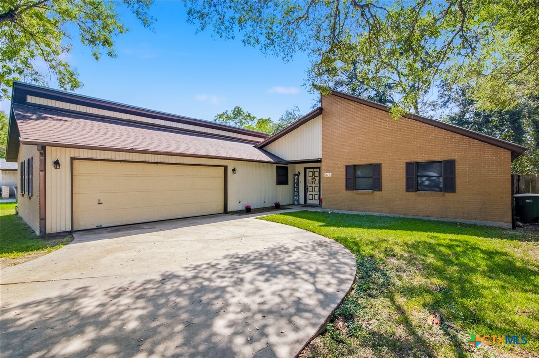 217 Kirkwall Street, Victoria, TX 77904 — photo 1