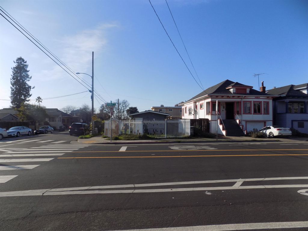 4201 West St, Oakland, CA 94608 — photo 1
