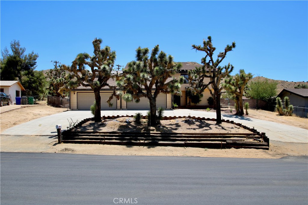 56563 Golden Bee, Yucca Valley, CA 92284 — photo 1