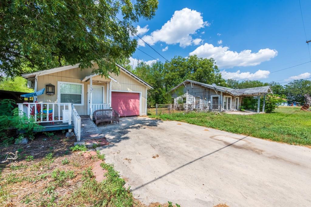 1507  Cummings St, Luling, TX 78648 — photo 1