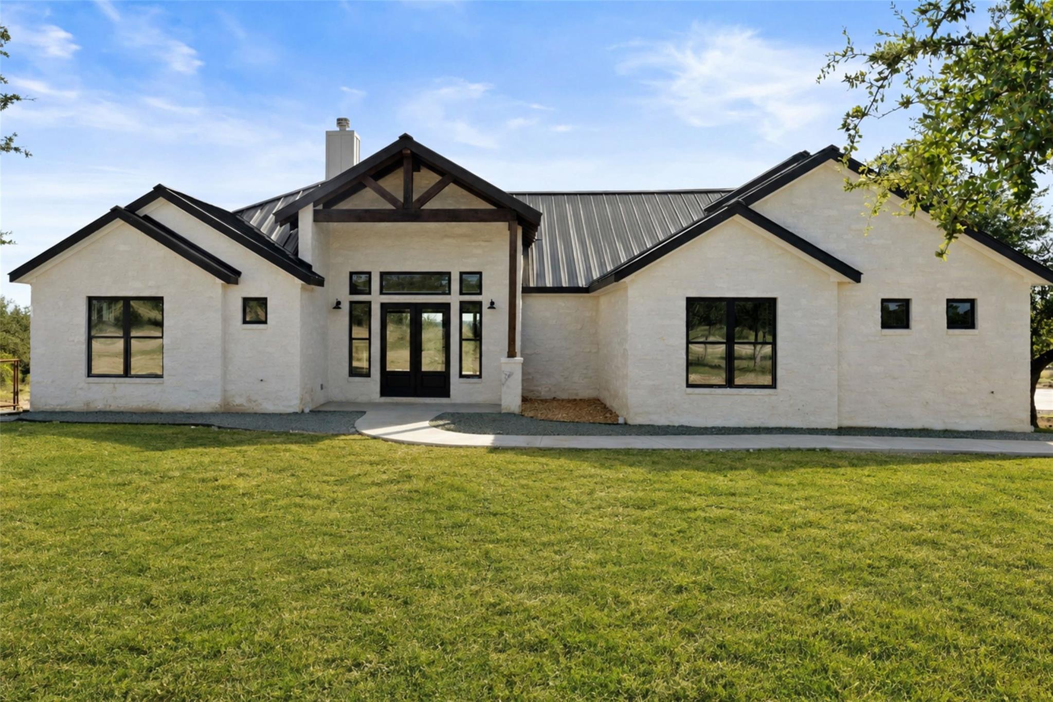 765  Legacy Hills Dr, Johnson City, TX 78636 — photo 1