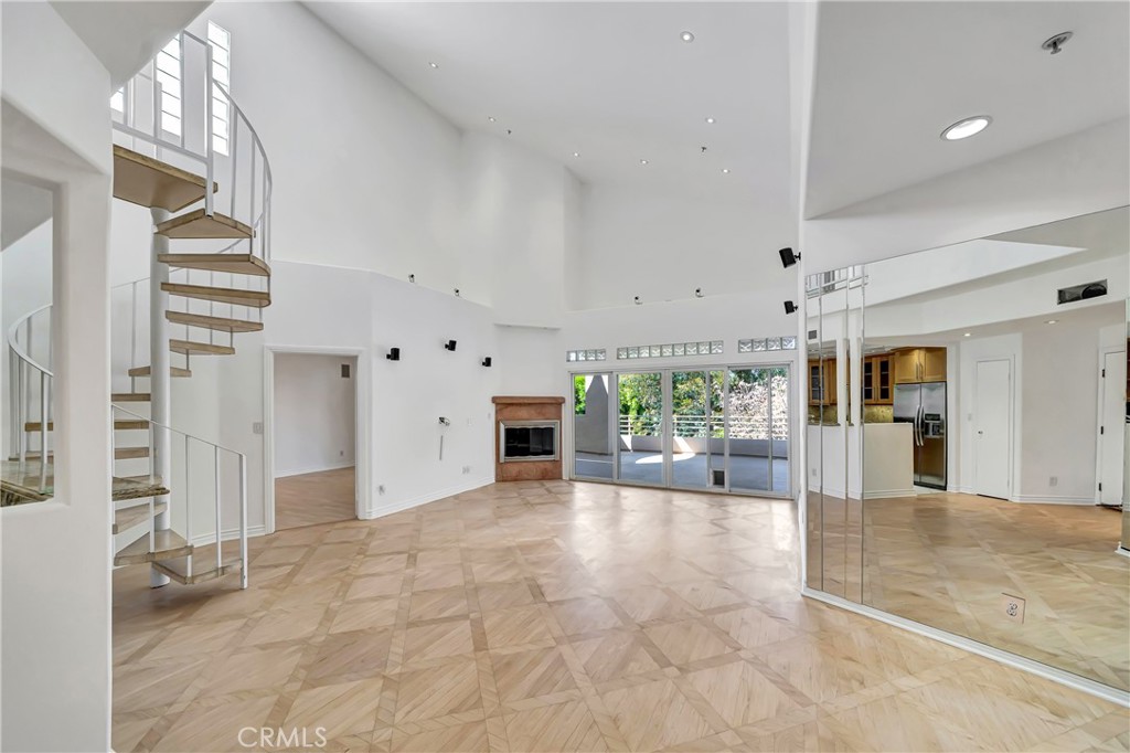 4477 Woodman Avenue 305, Sherman Oaks, CA 91423 — photo 1