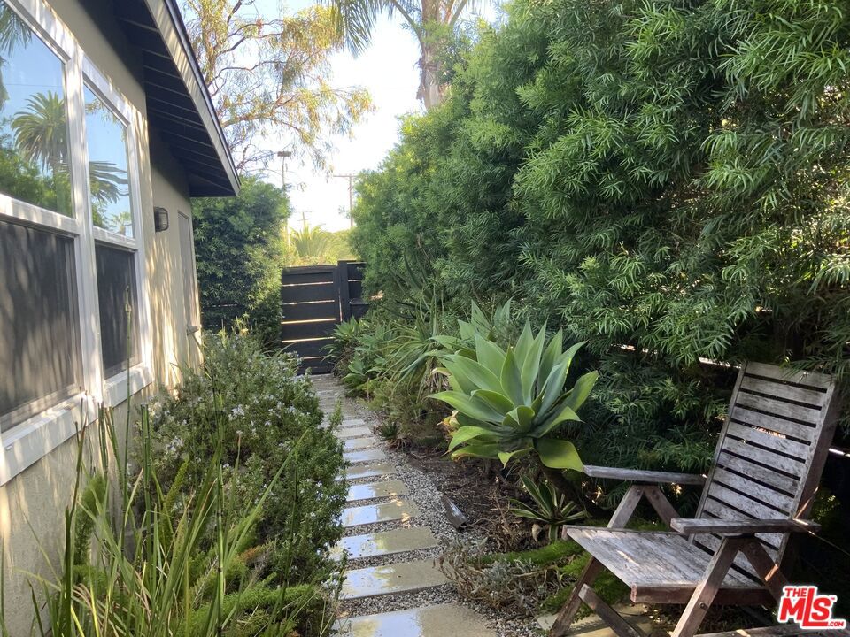 320 Grand Boulevard, Los Angeles, CA 90291 — photo 1