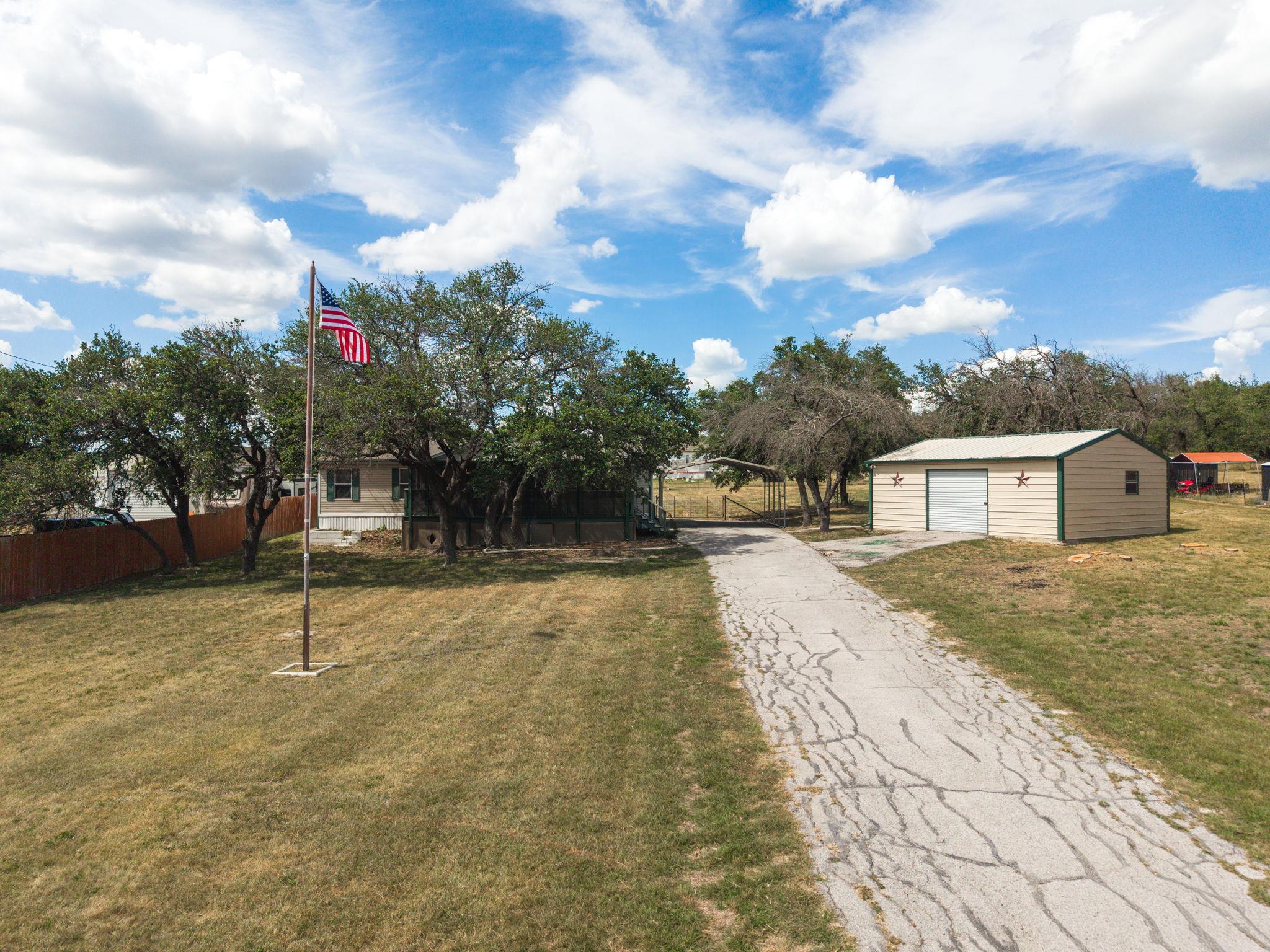 1506  Quail Point Dr, Kempner, TX 76539 — photo 1