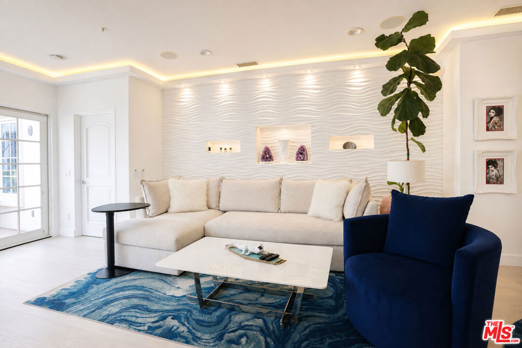 851 N San Vicente Boulevard 309, West Hollywood, CA 90069 — photo 1