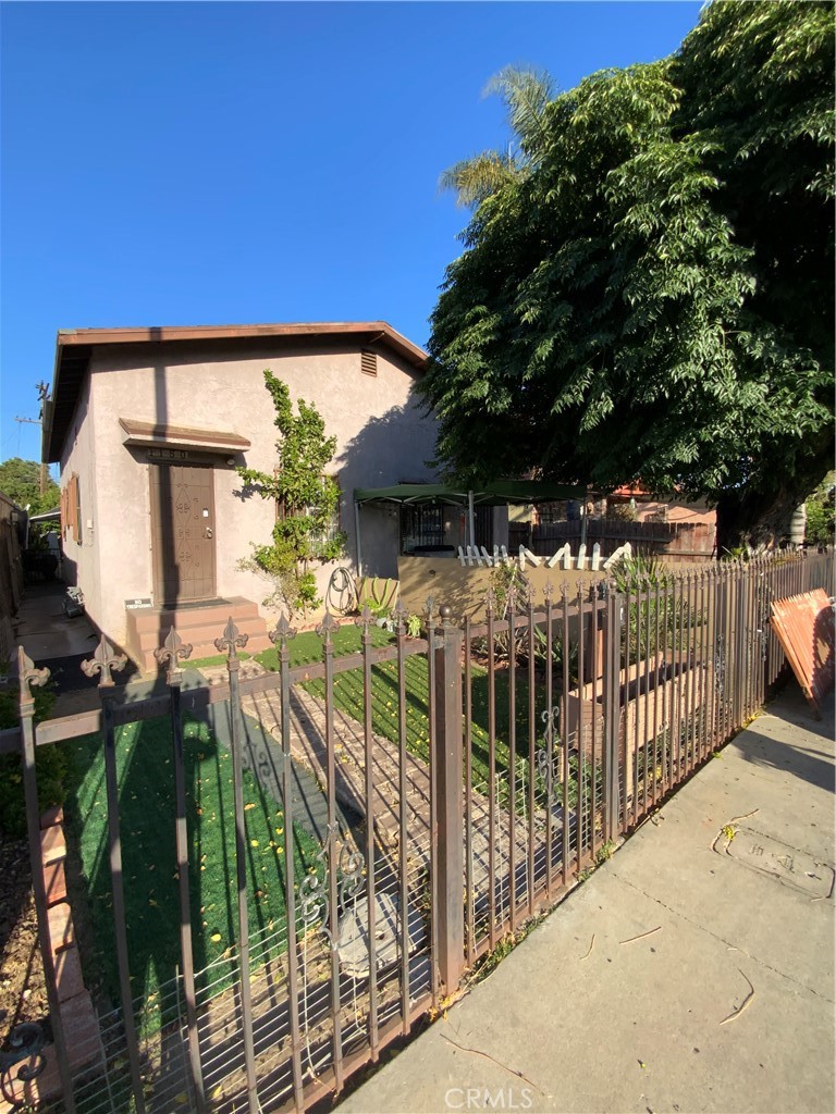 1150 S Augusta Avenue, Los Angeles, CA 90023 — photo 1
