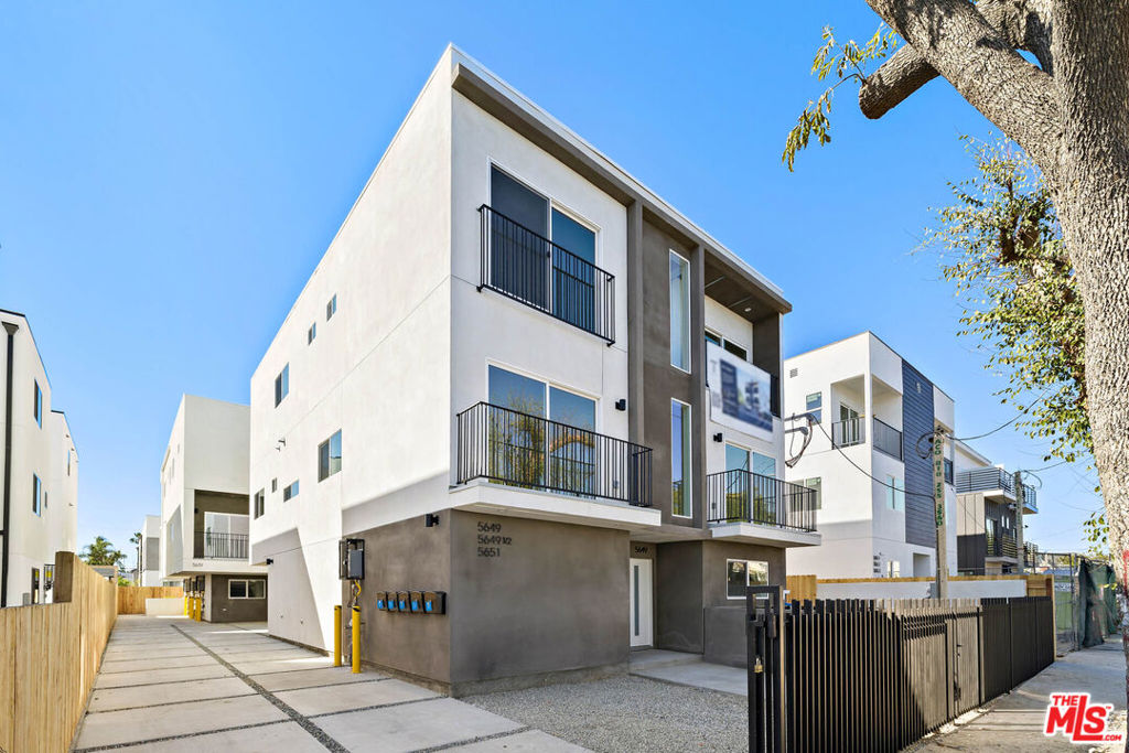 5651 Case Avenue, North Hollywood, CA 91601 — photo 1