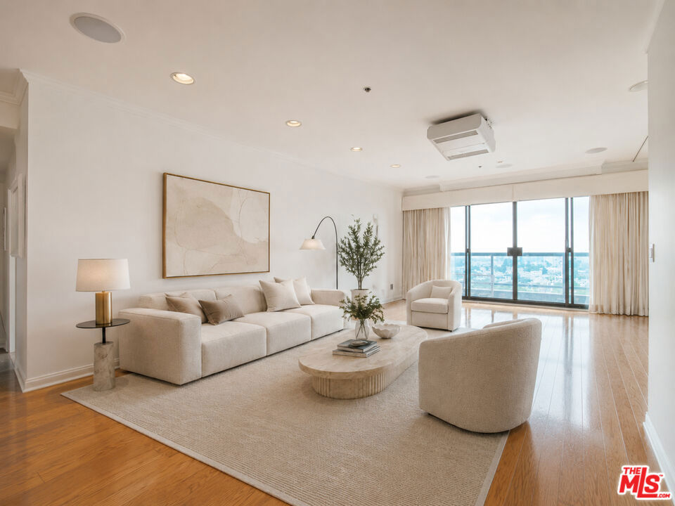 10724 Wilshire Boulevard 1001, Los Angeles, CA 90024 — photo 1