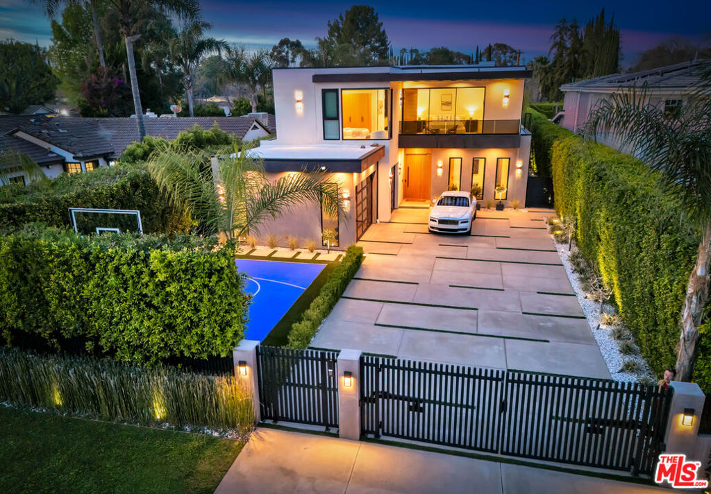 15743 Hesby Street, Encino, CA 91436 — photo 1