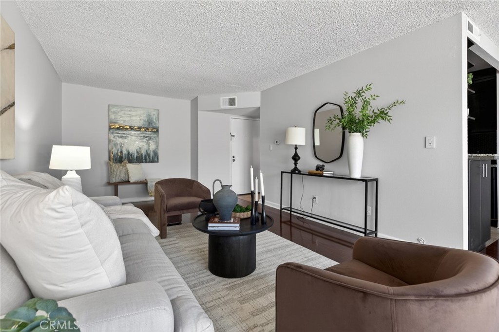 5412 Lindley Avenue 322, Encino, CA 91316 — photo 1