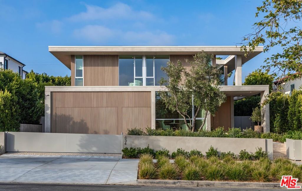 634 Moreno Avenue, Los Angeles, CA 90049 — photo 1