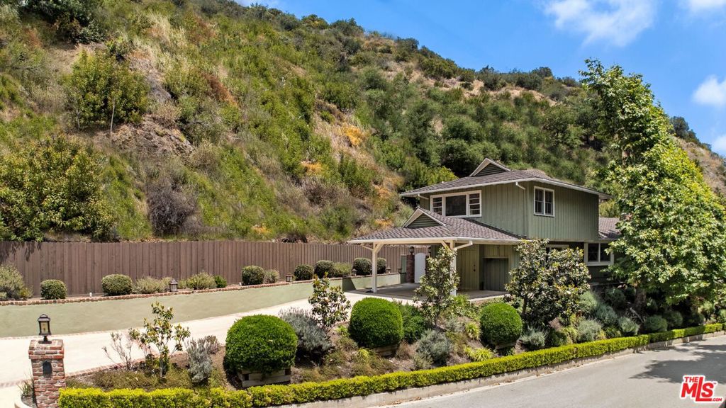 3820 Mandeville Canyon Road, Los Angeles, CA 90049 — photo 1