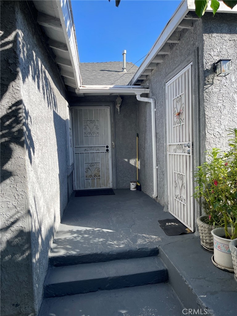 9536 Compton, Los Angeles, CA 90002 — photo 1