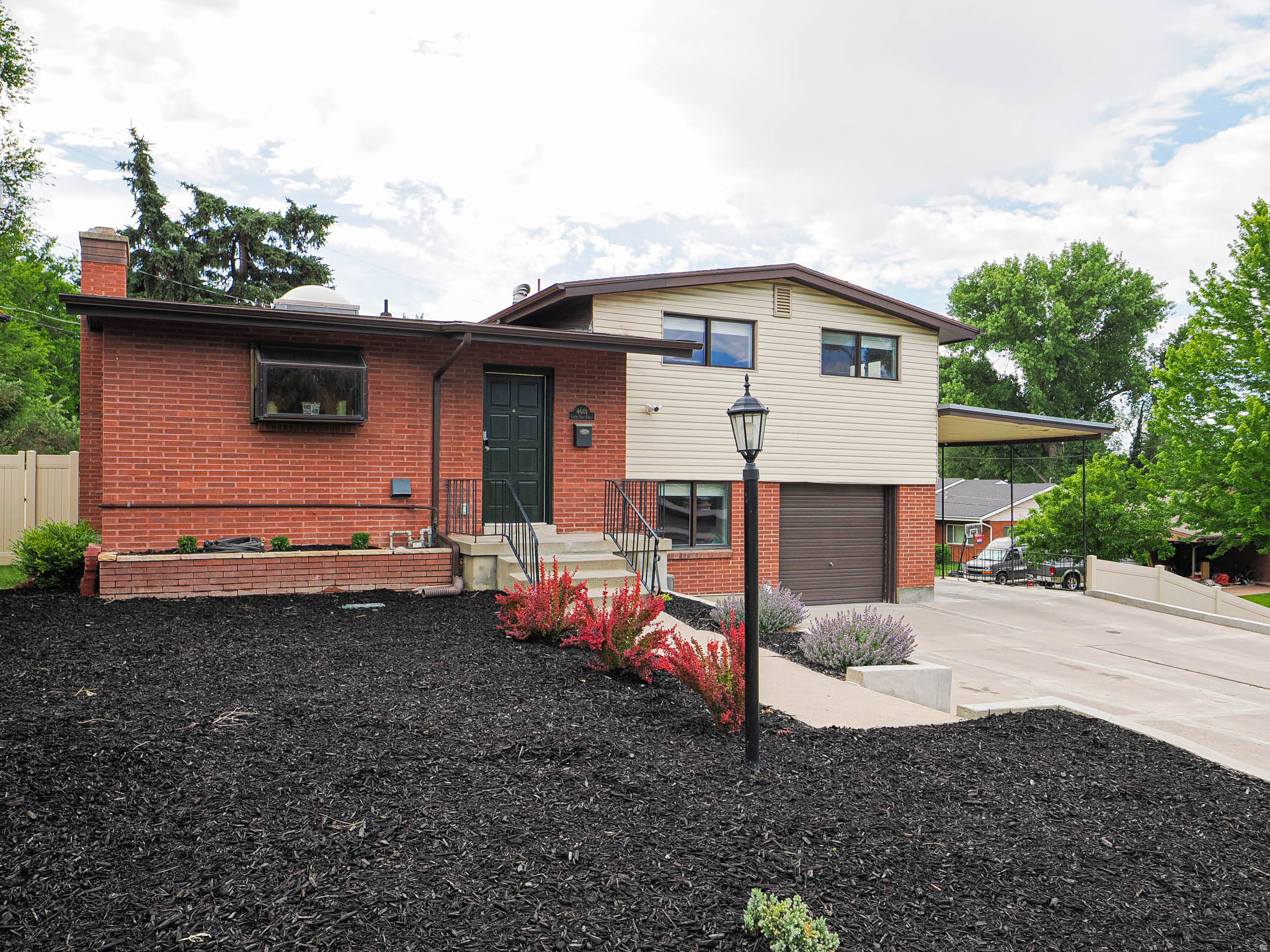 4601 S CREEKVIEW CIR, Murray, UT 84107 — photo 1