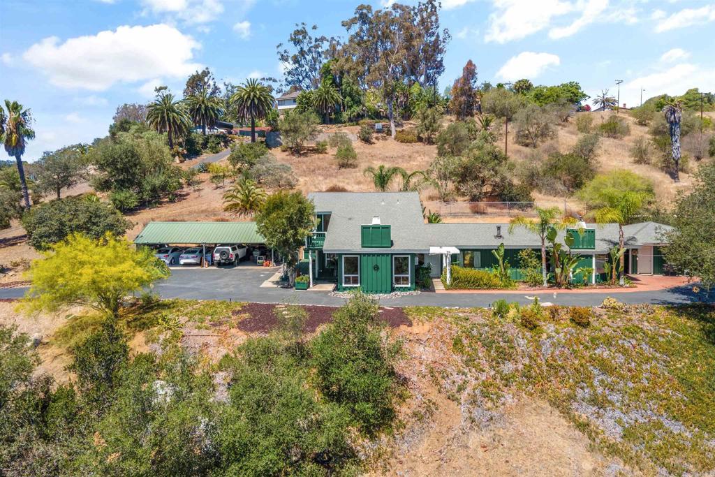 4439 La Canada, Fallbrook, CA 92028 — photo 1