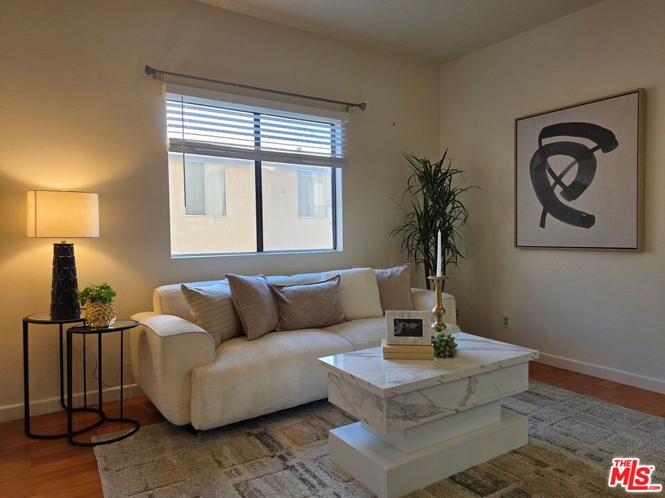 431 S Kingsley Drive 205, Los Angeles, CA 90020 — photo 1