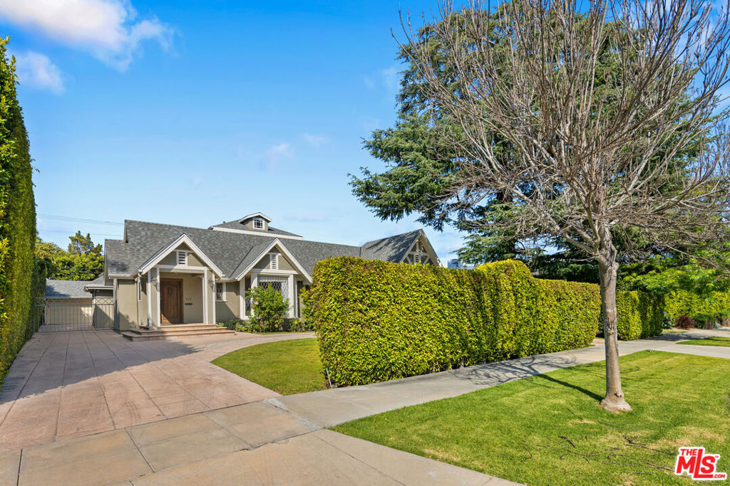 512 N Linden Drive, Beverly Hills, CA 90210 — photo 1