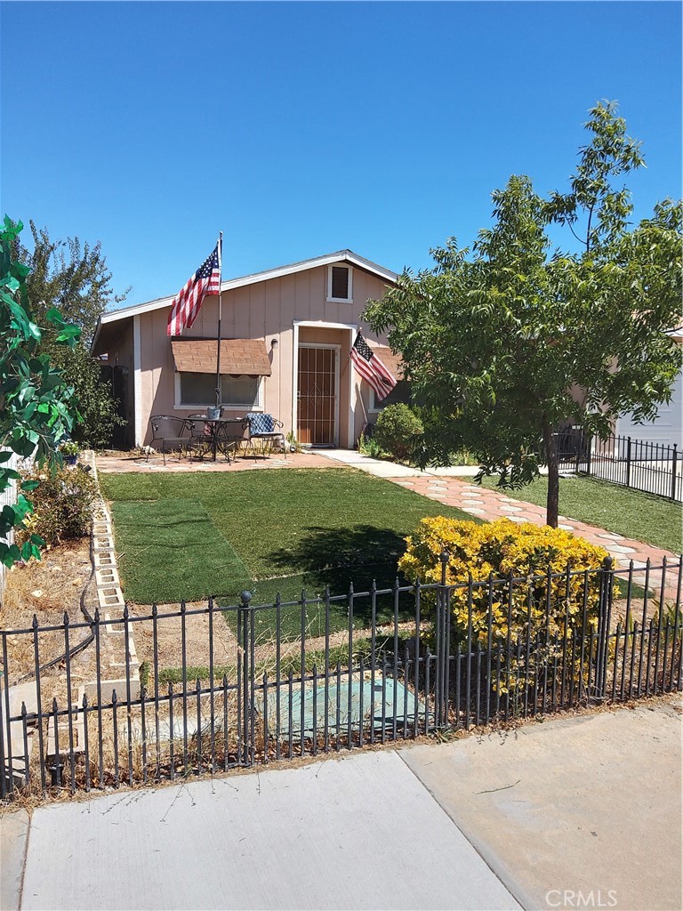 1560 Bonita Place