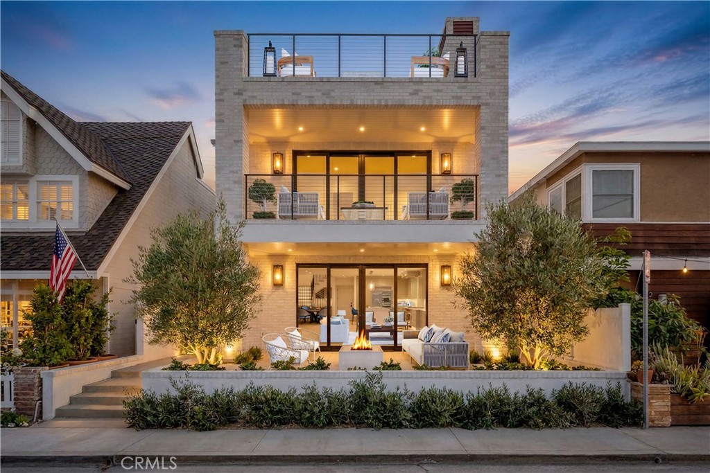 225 Diamond, Newport Beach, CA 92662 — photo 1