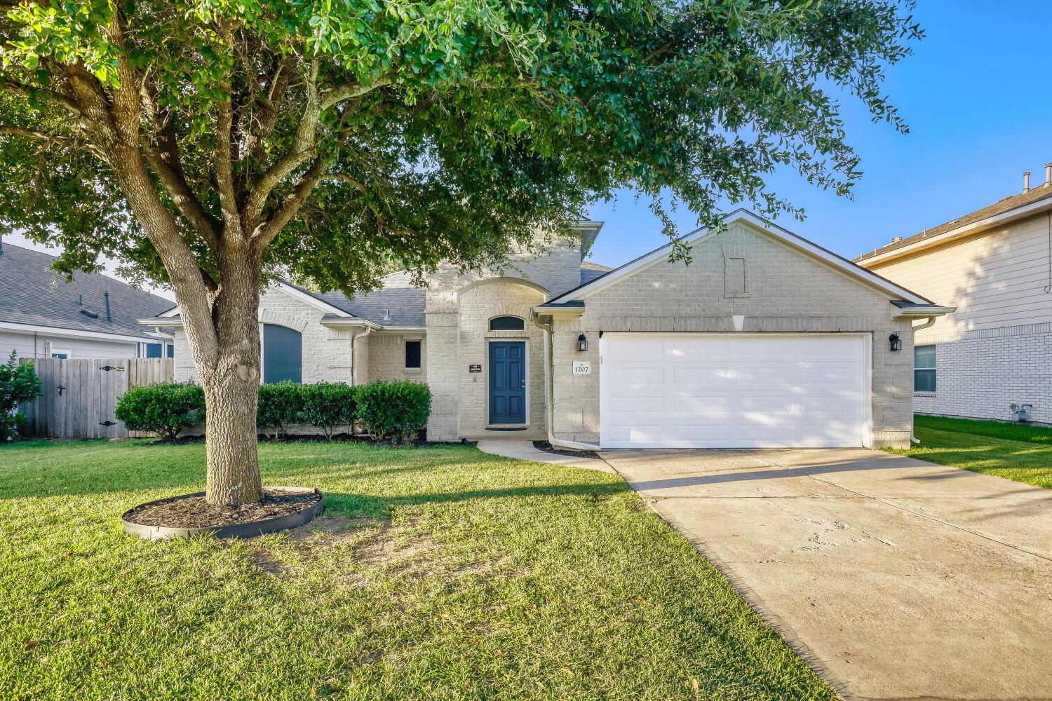 1207 Utopia, Hutto, TX 78634 — photo 1