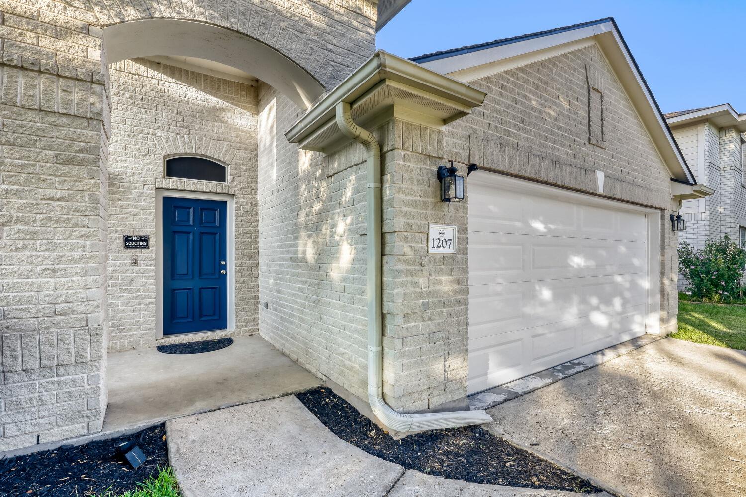 1207  Utopia Ln, Hutto, TX 78634 — photo 1