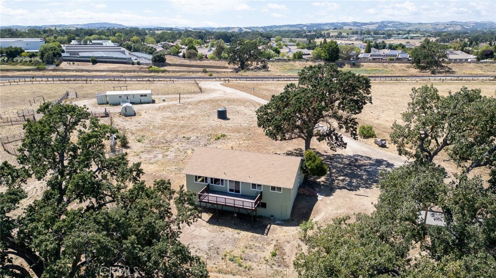 335 Phillips, Templeton, CA 93465 — photo 1