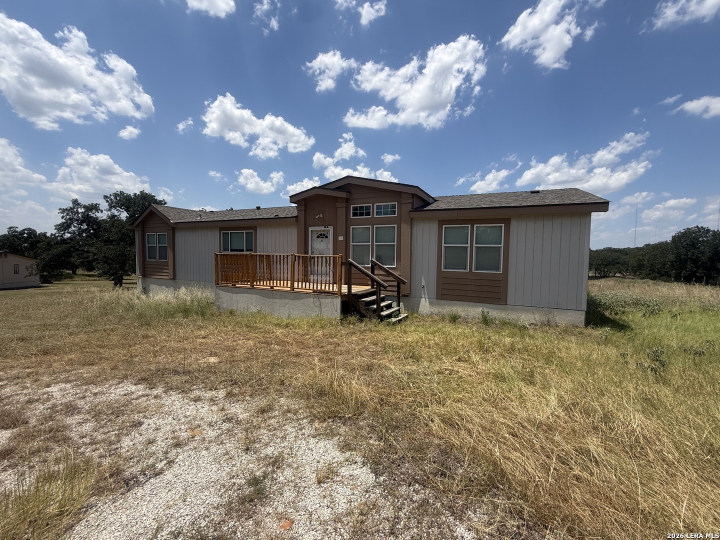 313 EAGLE RIDGE DR, Floresville, TX 78114 — photo 1