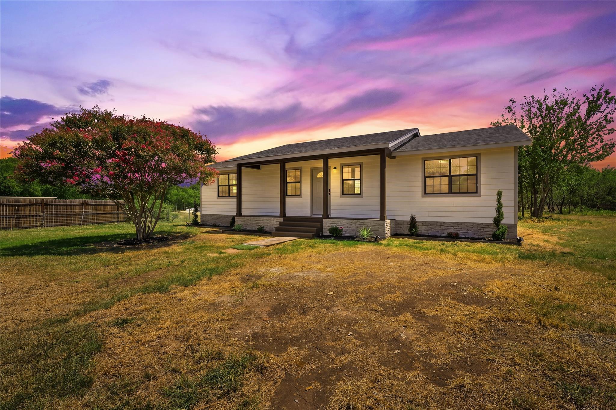 747 Chamberlin, Dale, TX 78616 — photo 1