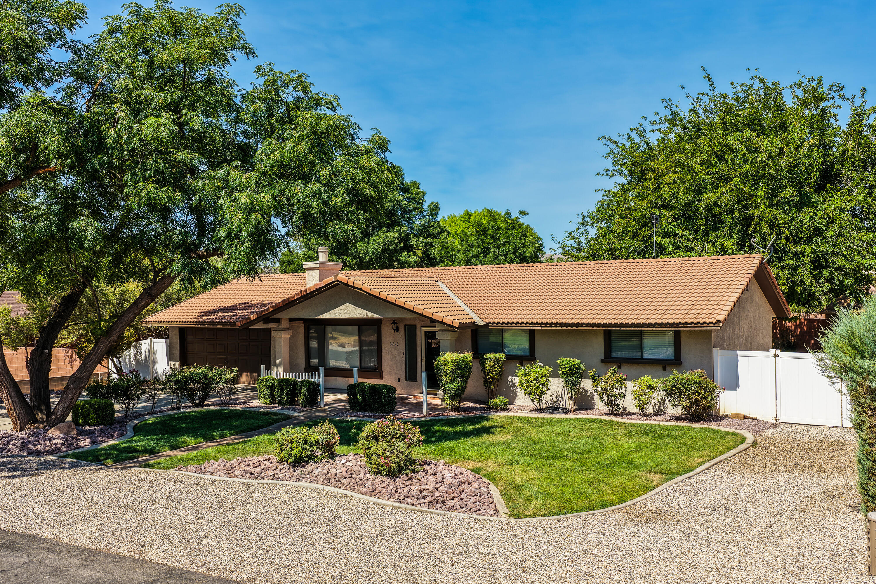 3716 W MARIGOLD Way, St George, UT 84790 — photo 1