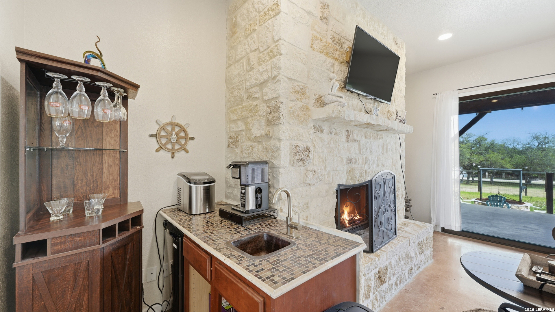 628 Country, ,  78133 — photo 1
