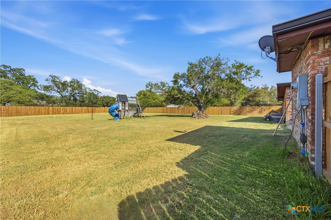 1304 Walker, Gonzales, TX 78629 — photo 1