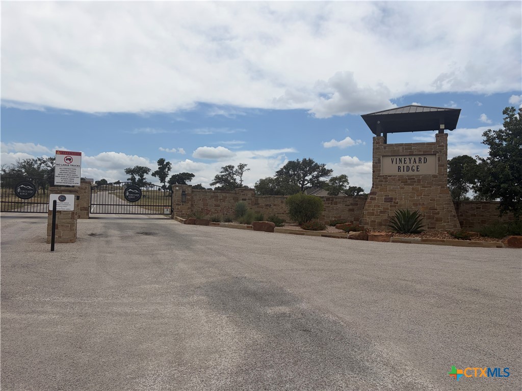 99 Axis, Fredericksburg, TX 78624 — photo 1