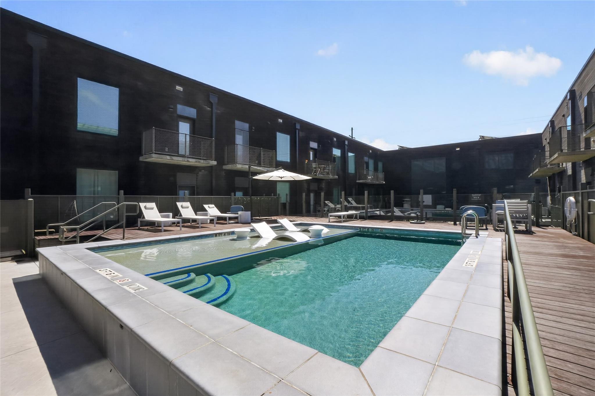 1800 4th, Austin, TX 78702 — photo 1