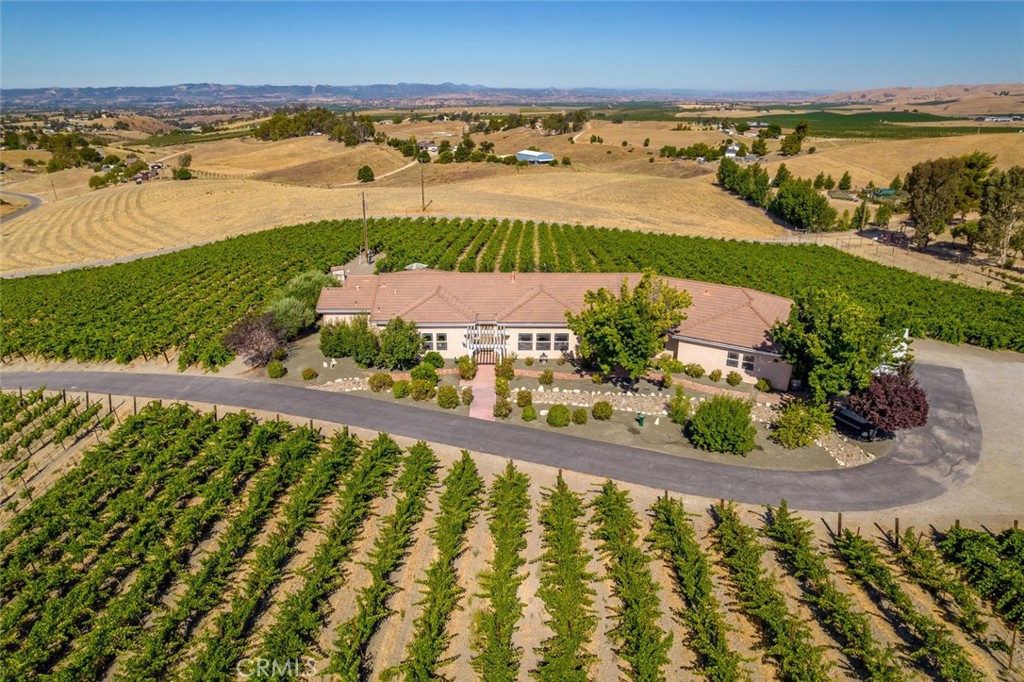 6172 Hawk Ridge Place, San Miguel, CA 93451 — photo 1
