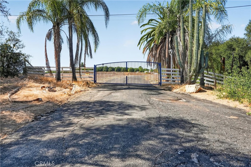 2864 Live Oak Park, Fallbrook, CA 92028 — photo 1