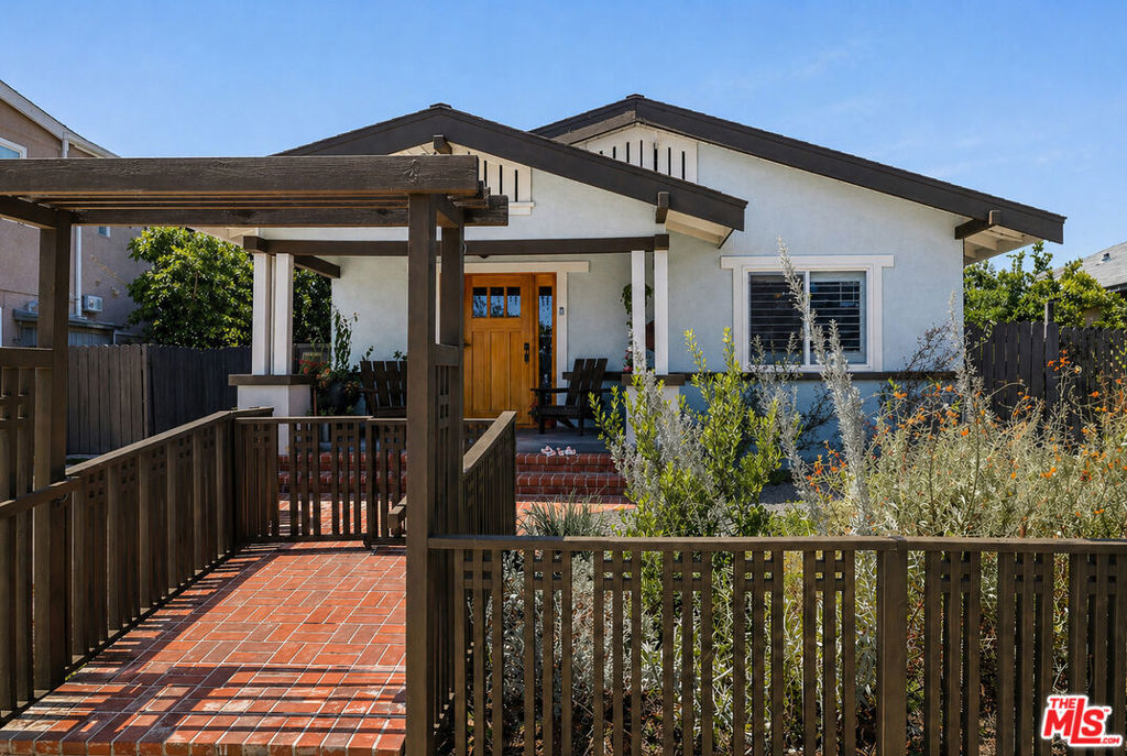 933 Walnut Avenue, Long Beach, CA 90813 — photo 1