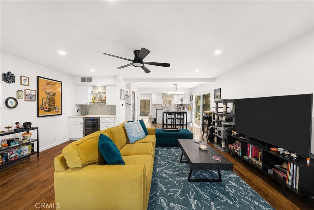 612 Wilcox Avenue, Los Angeles, CA 90004 — photo 1