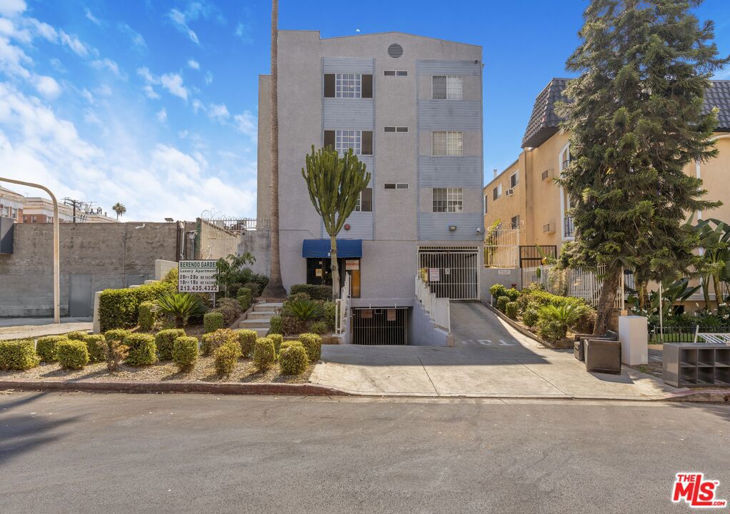 810 S Berendo Street, Los Angeles, CA 90005 — photo 1