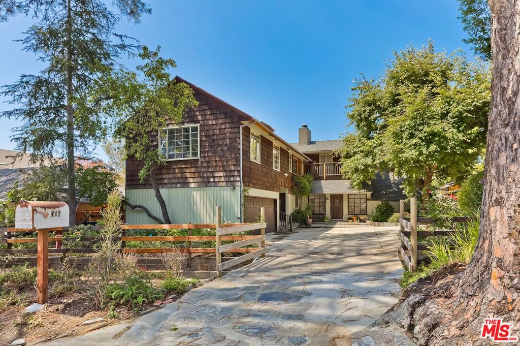 515 N Kenter Avenue, Los Angeles, CA 90049 — photo 1