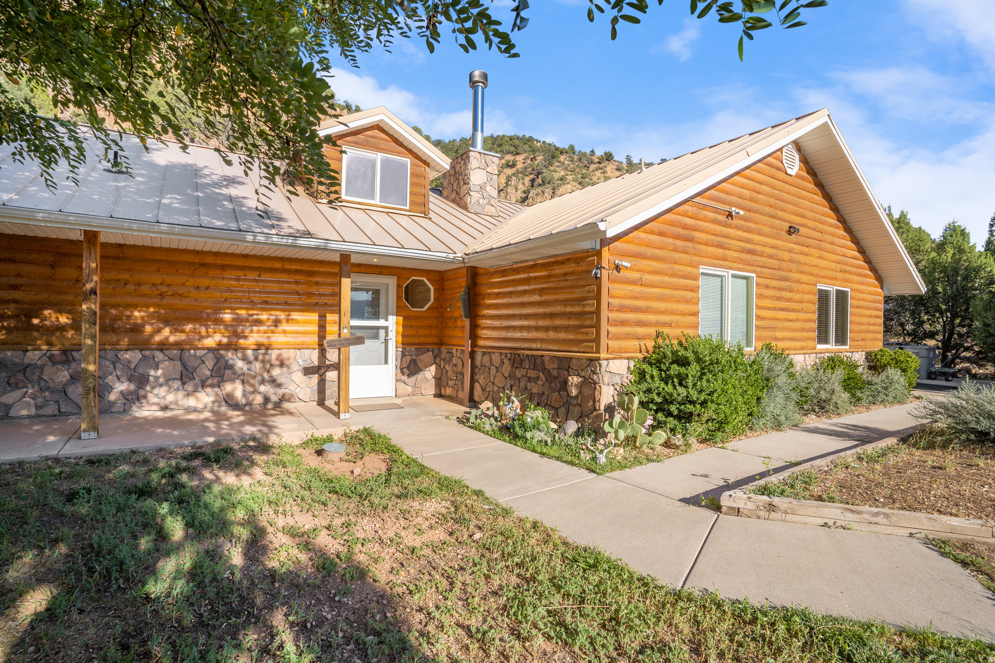 4035 E HARMONY RIDGE CT, New Harmony, UT 84757 — photo 1