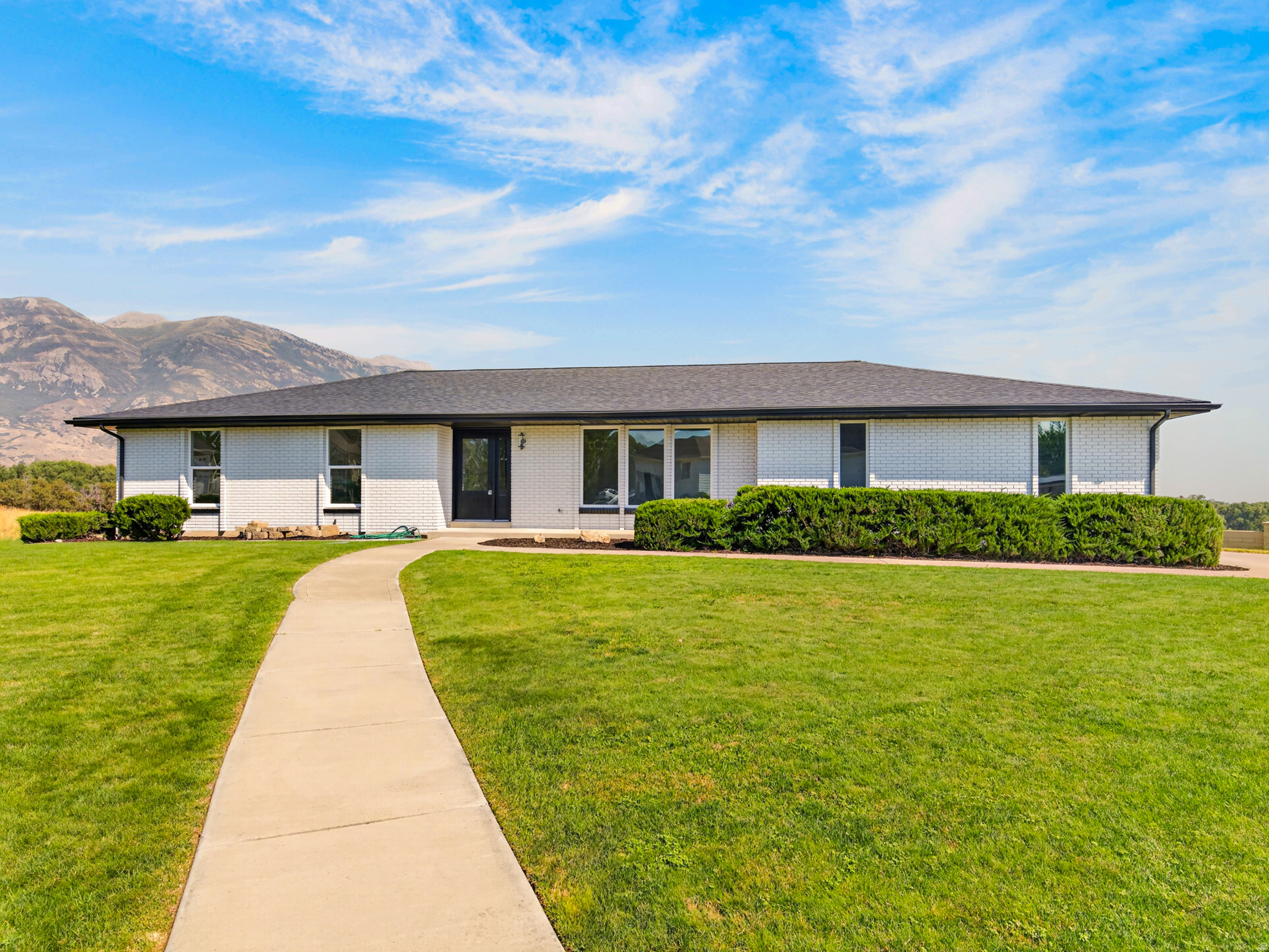 5423 W PEBBLE LN, Highland, UT 84003 — photo 1
