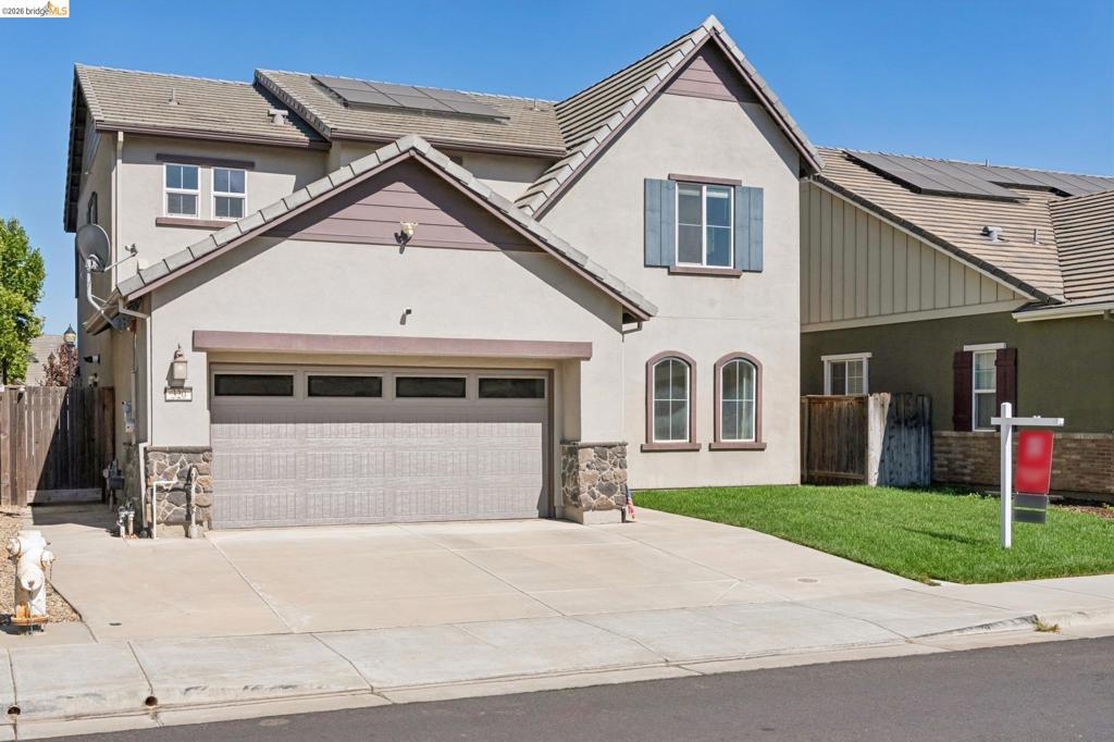 320 Heritage Ln, Dixon, CA 95620 — photo 1